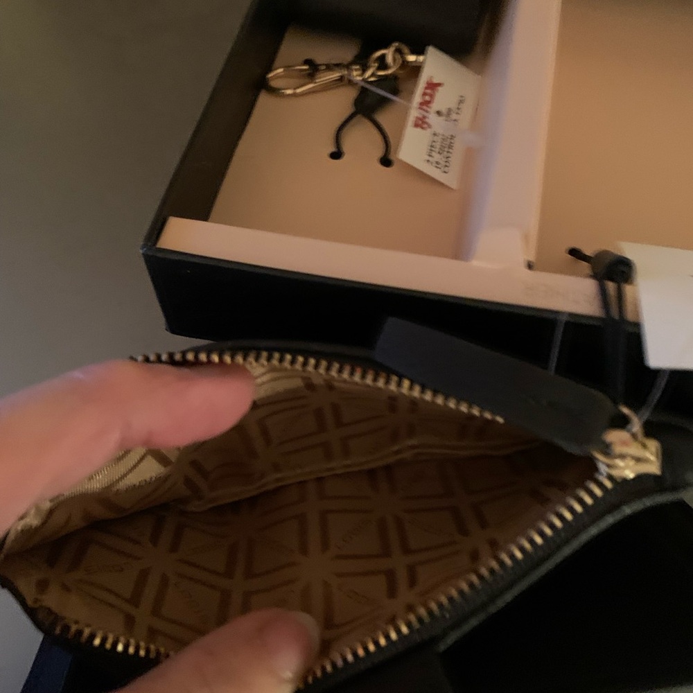 Lodis, NEW IN BOX, BLACK 100 percent genuine leather gift set. - Picture 6 of 10